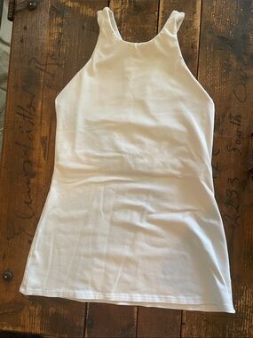 Montiel White Activewear Tank Top